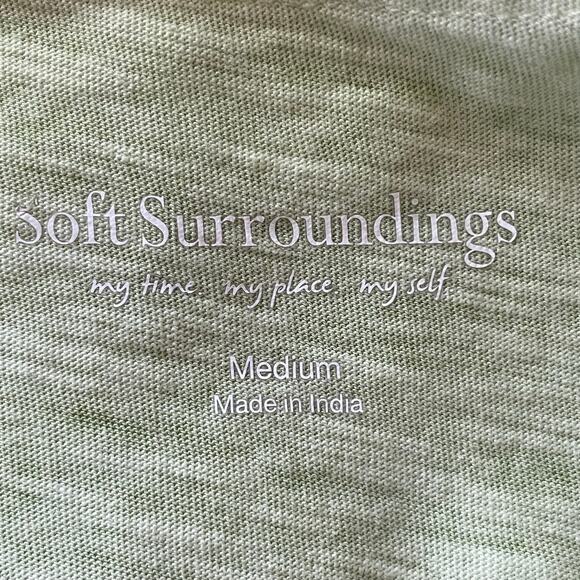 Soft Surroundings Pale Green Tunic Length Tank Top MEDIUM Button Adorned Summer - Picture 6 of 7